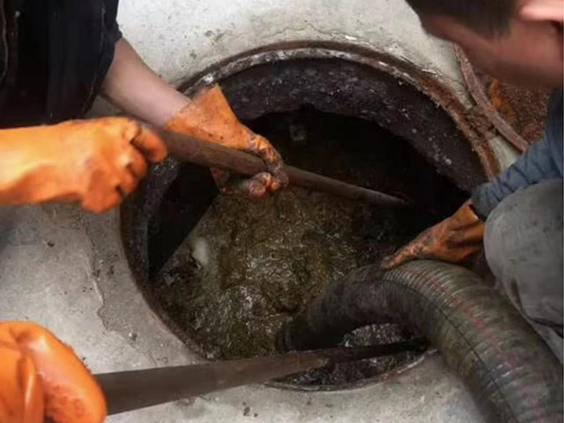 舟山清理化粪池时如何避免沼气的危害？